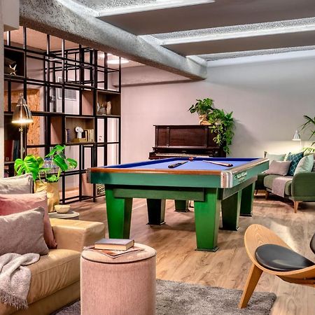 47 Luxury Suites Атина Екстериор снимка