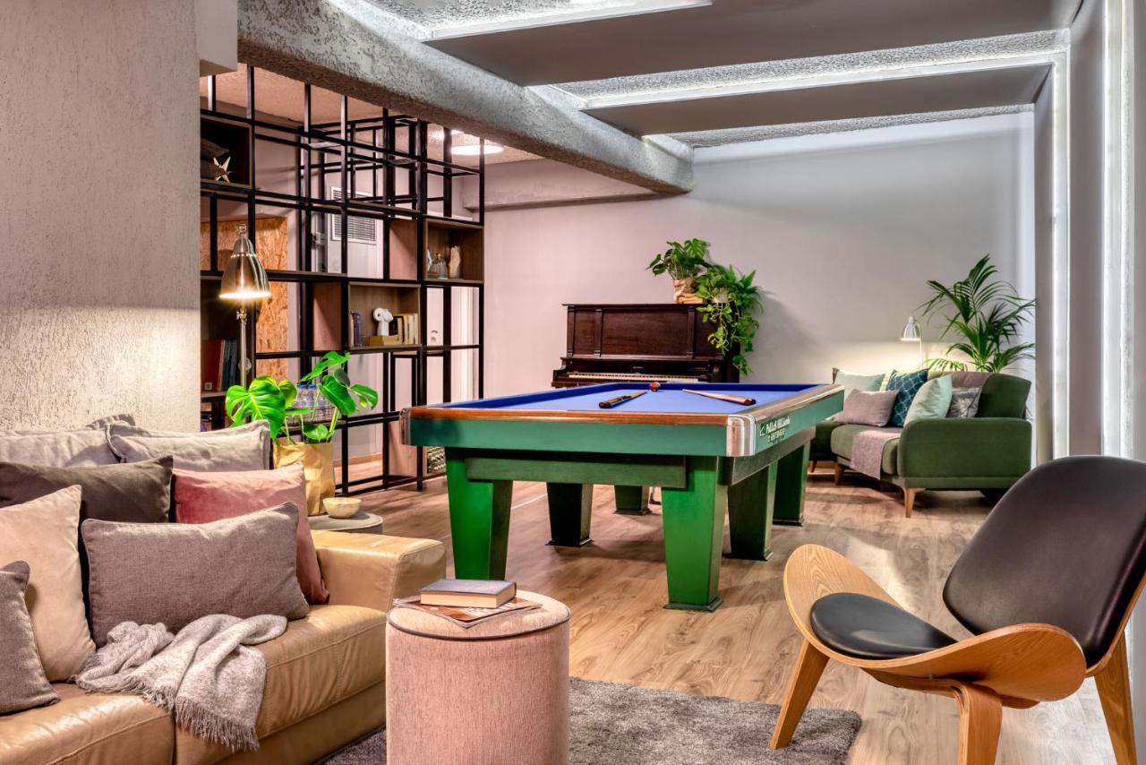 47 Luxury Suites Атина Екстериор снимка