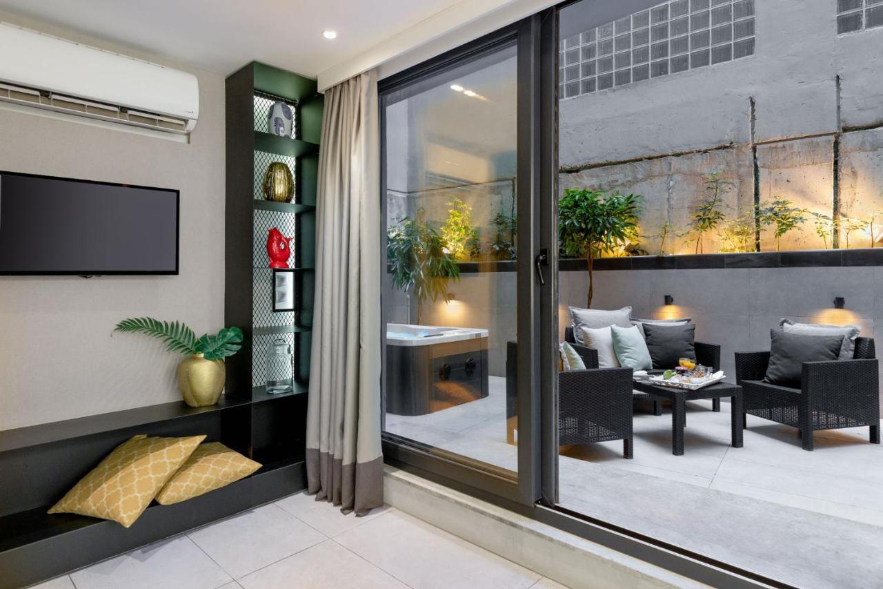 47 Luxury Suites Атина Екстериор снимка