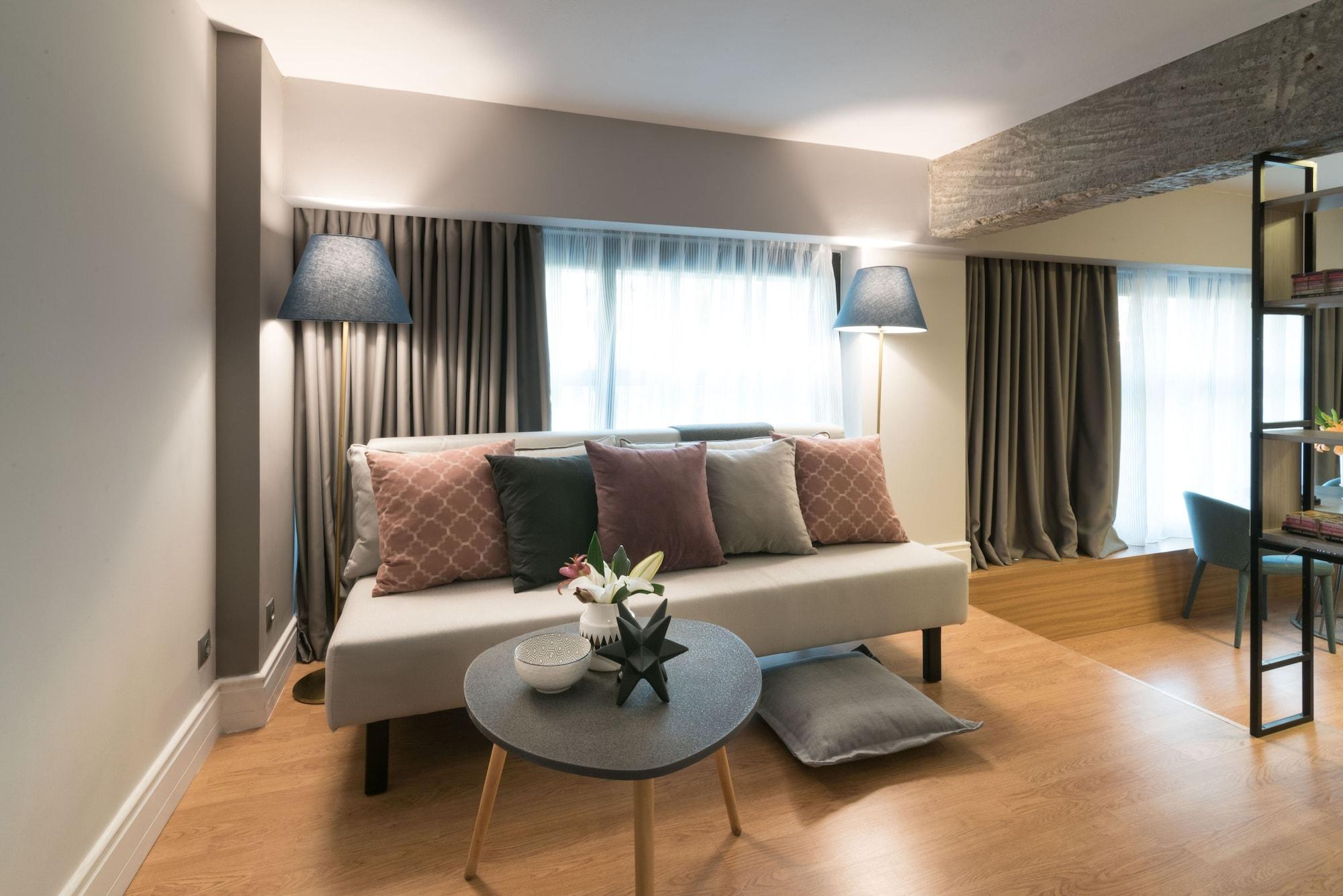 47 Luxury Suites Атина Екстериор снимка