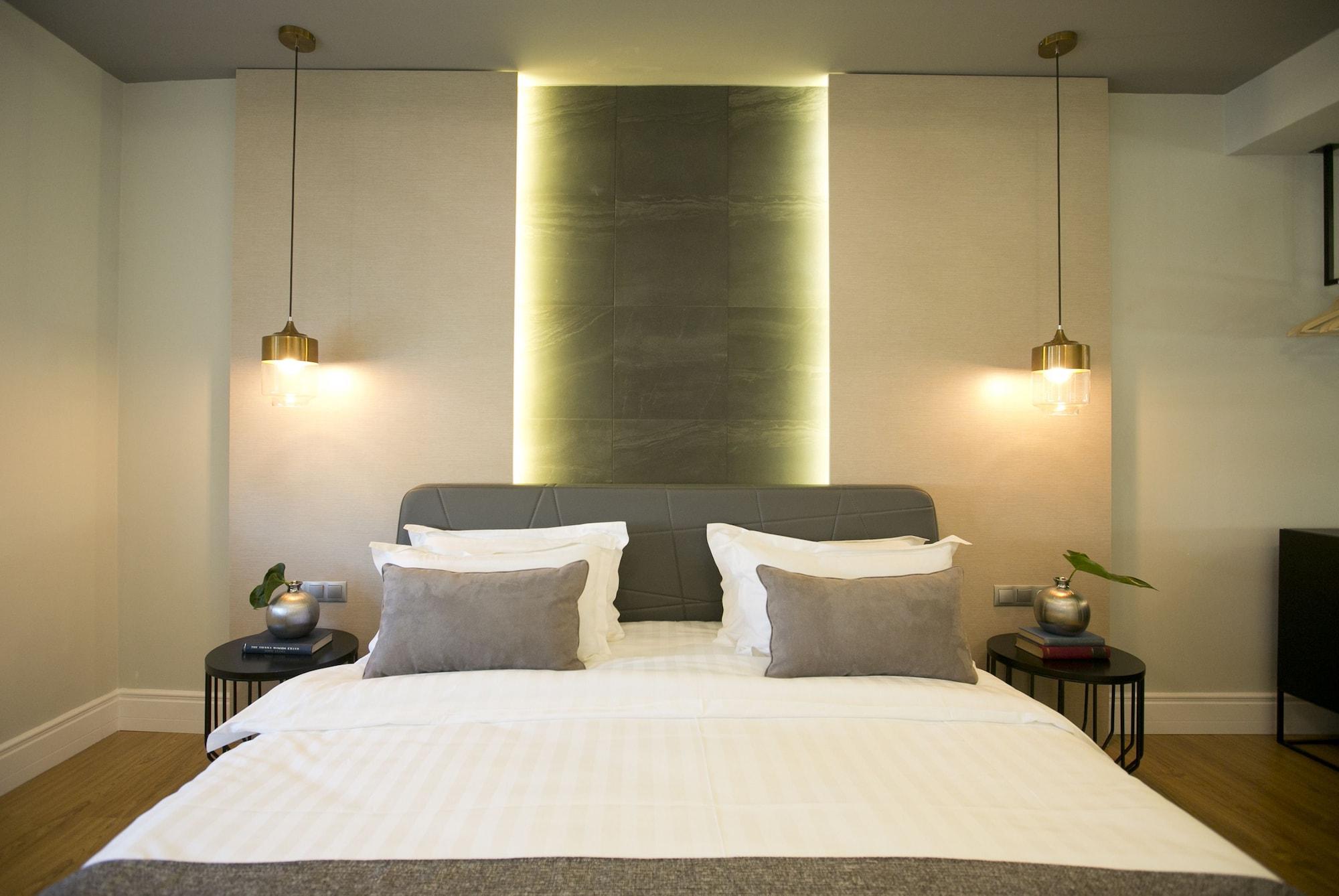 47 Luxury Suites Атина Екстериор снимка