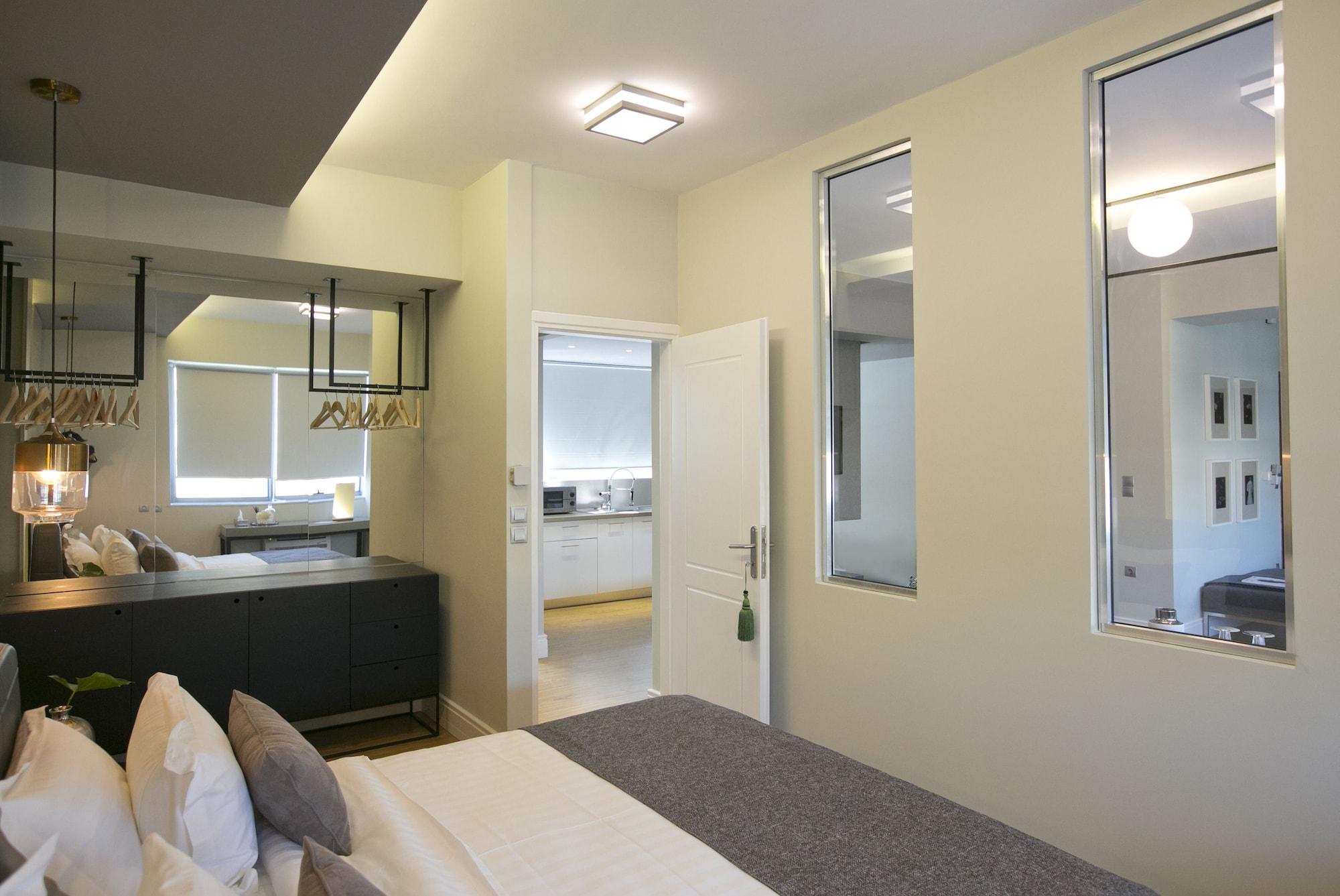 47 Luxury Suites Атина Екстериор снимка
