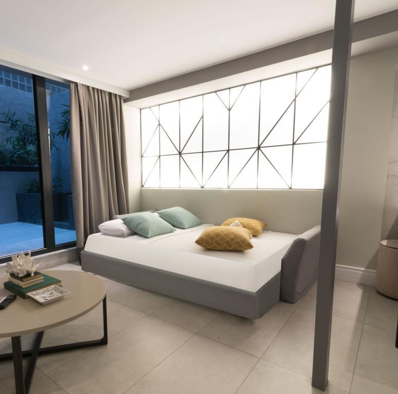 47 Luxury Suites Атина Екстериор снимка