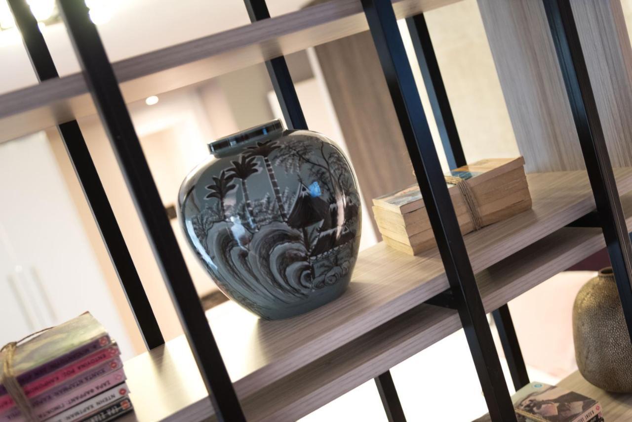 47 Luxury Suites Атина Екстериор снимка